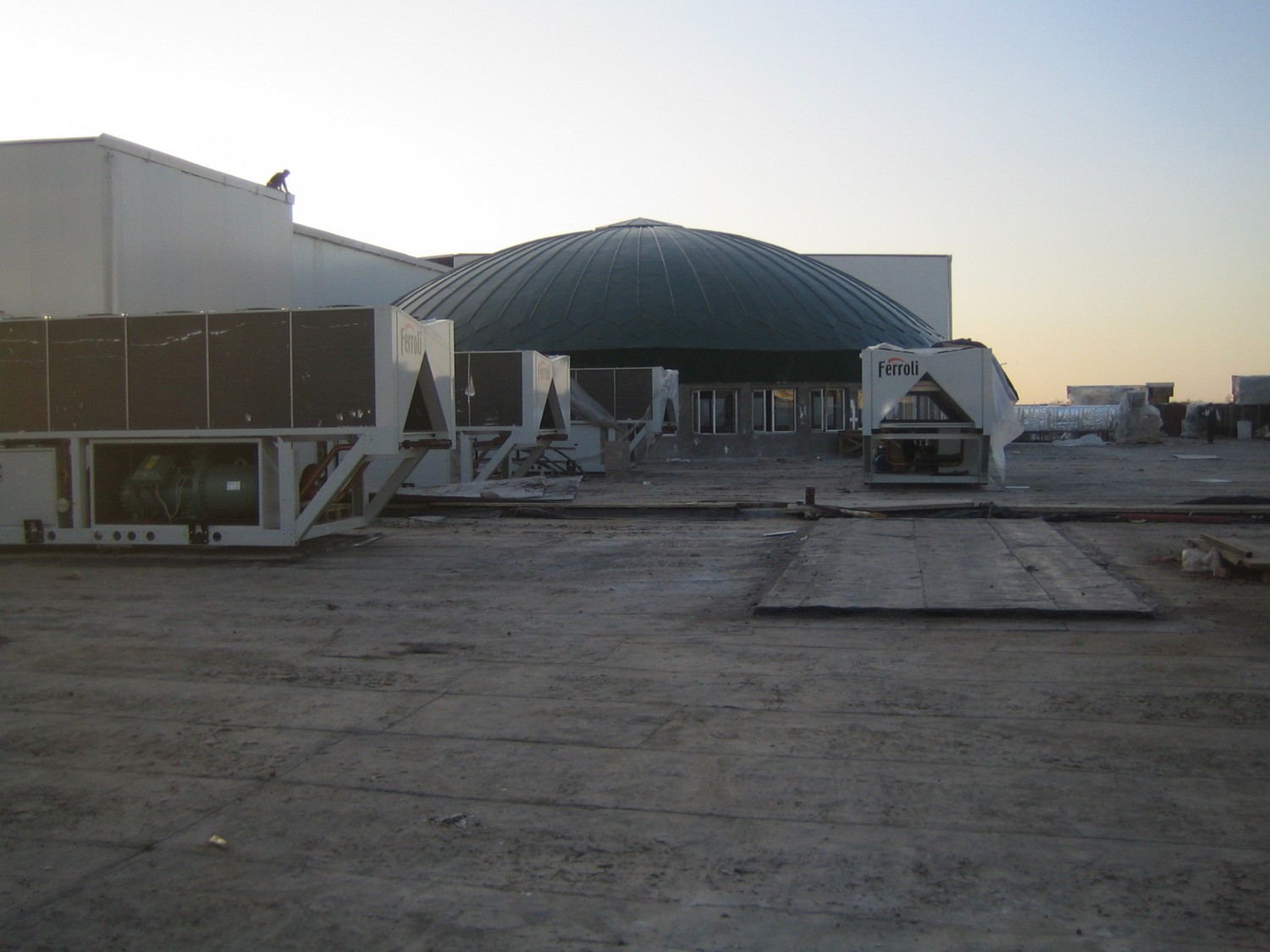 Установка чиллеров Ferroli в ТЦ “Самарканд Дарвоза”