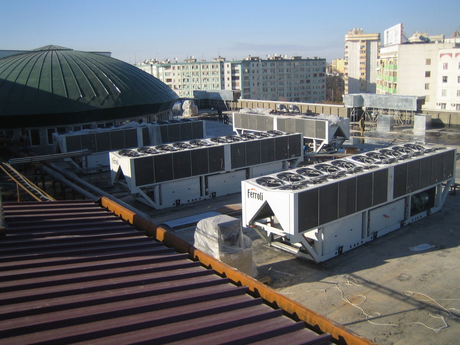 Установка чиллеров Ferroli в ТЦ “Самарканд Дарвоза”