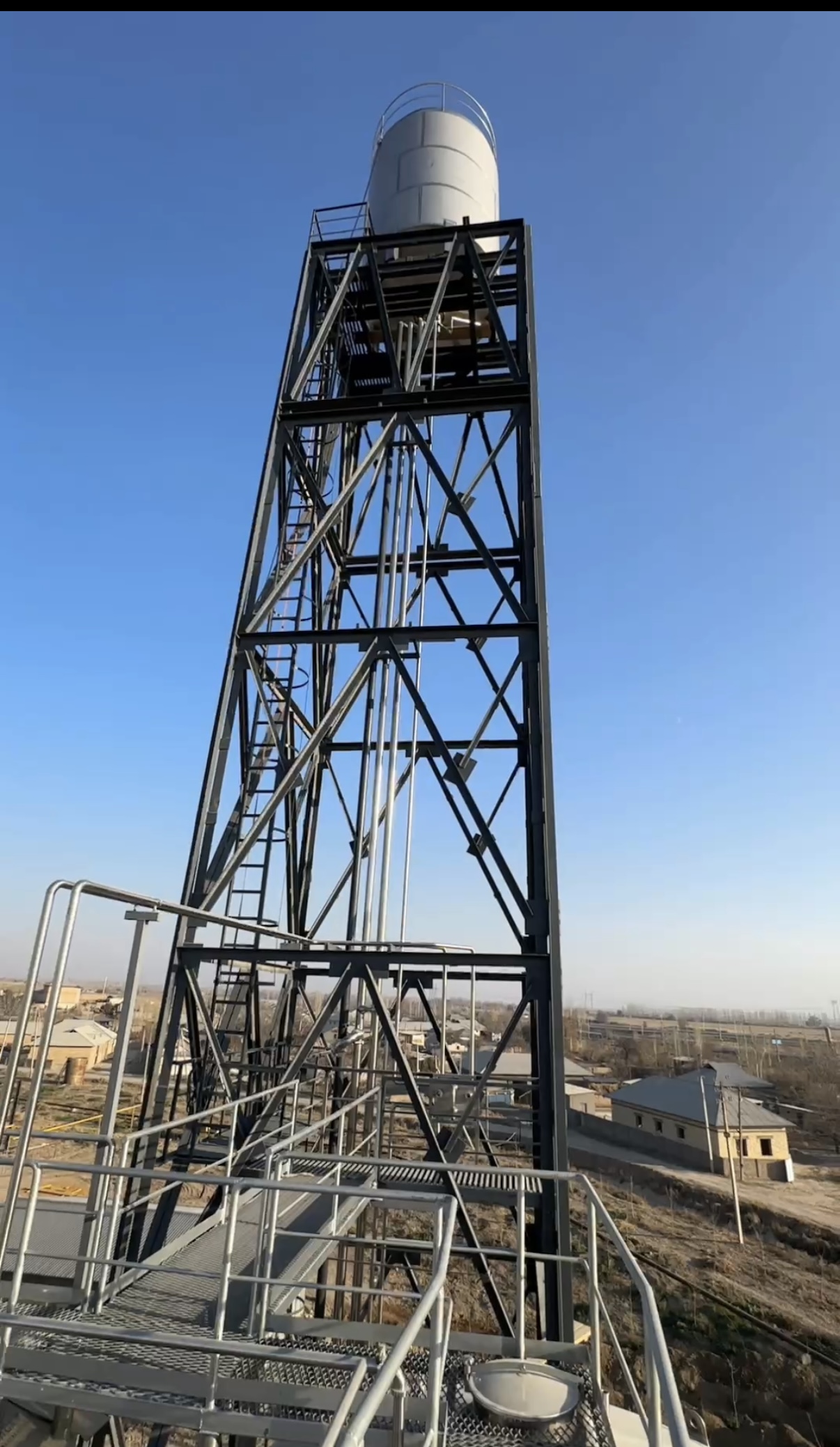 Изготовление и установка танков для DINAY в Ахангаране