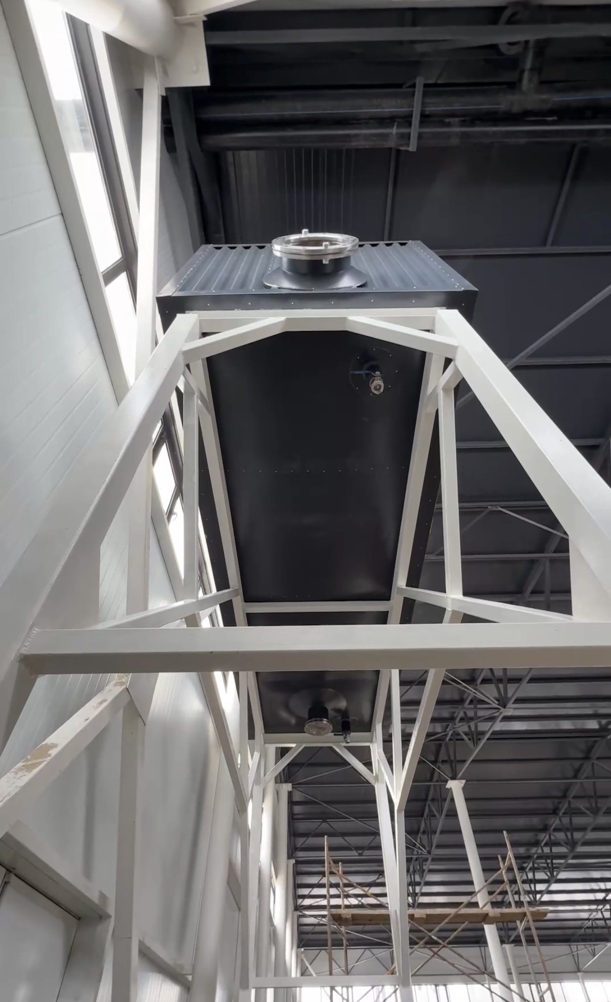 Изготовили резервуар для хранения воды для DINAY